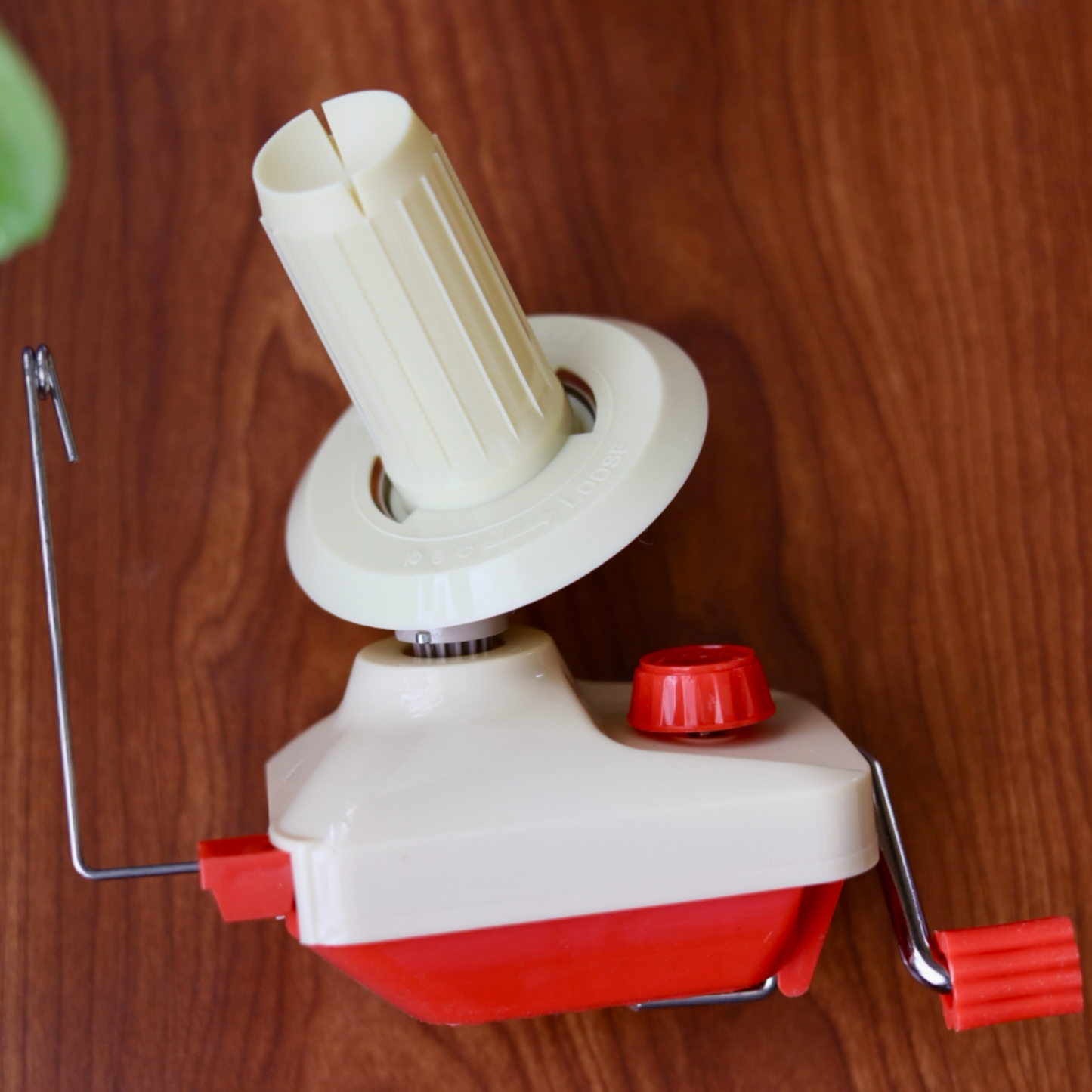 Manual Yarn Ball Winder – Organize Your Yarn, Effortlessly