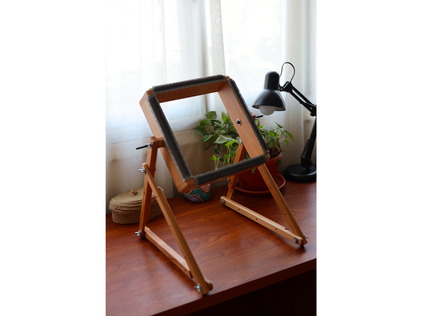 Adjustable Wooden Frame Stand